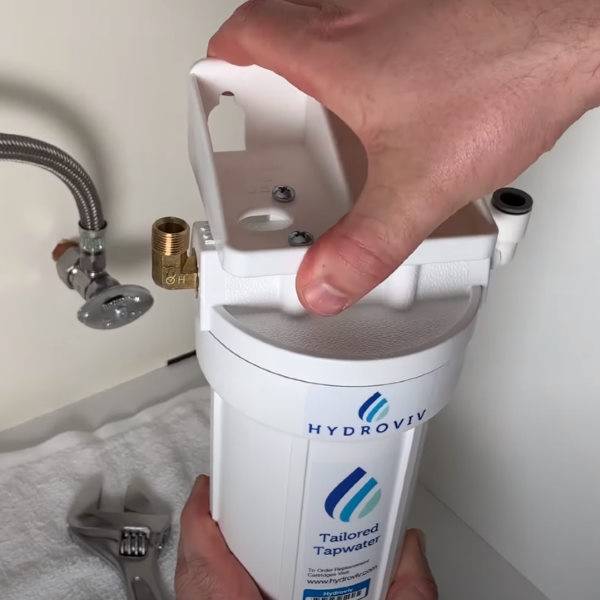 installing under sink water filter