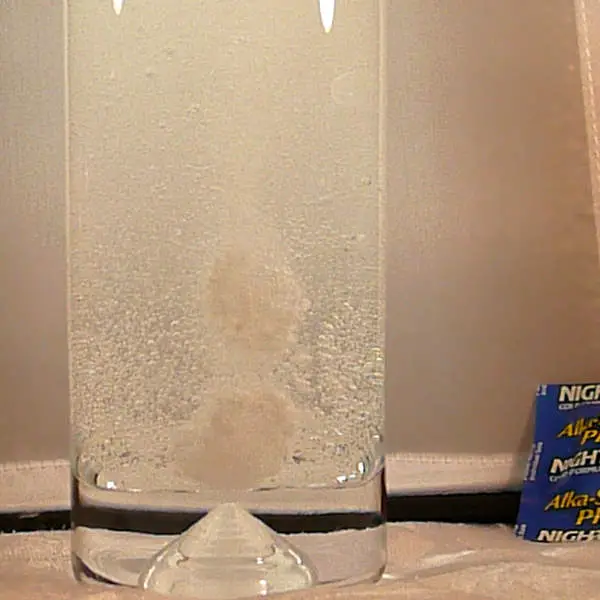 Alka Seltzer water solution