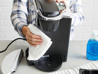 cleaning keurig coffee maker