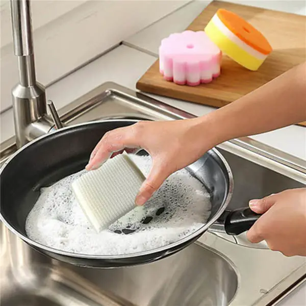 cleaning pan with scouring pad
