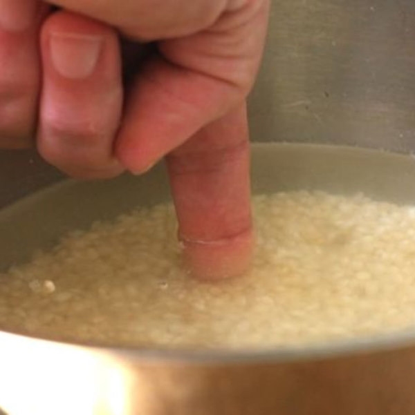 water to rice ratio finger method