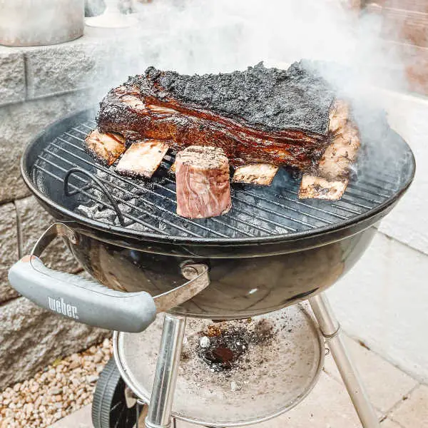 smoking ribs on weber charcoal grill