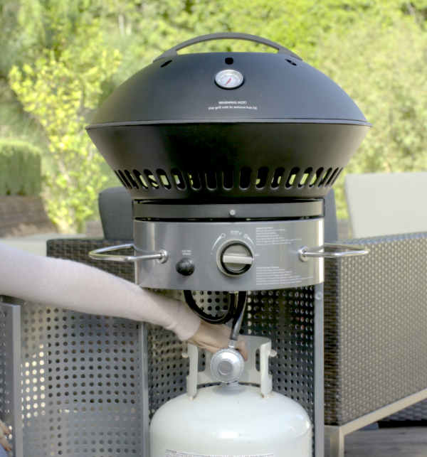 closing the propane tank on gas grill