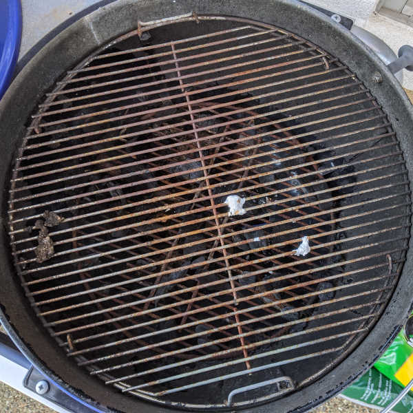 rusty charcoal grill grate