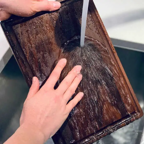 cleaning wood cutting board