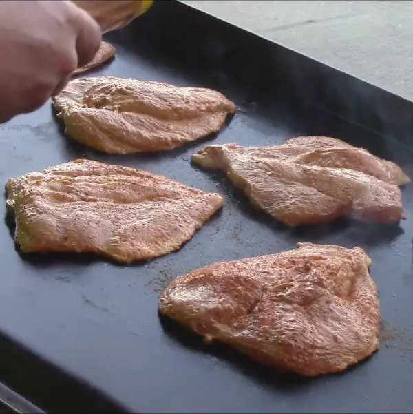 cooking chicken on griddle