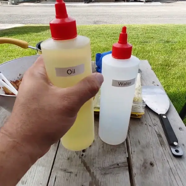 holding griddle squeeze bottle